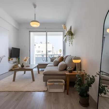 Hermes 2-bedroom In Apartment *