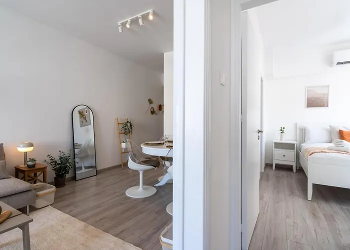 Hermes 2-bedroom In Daire Larnaca